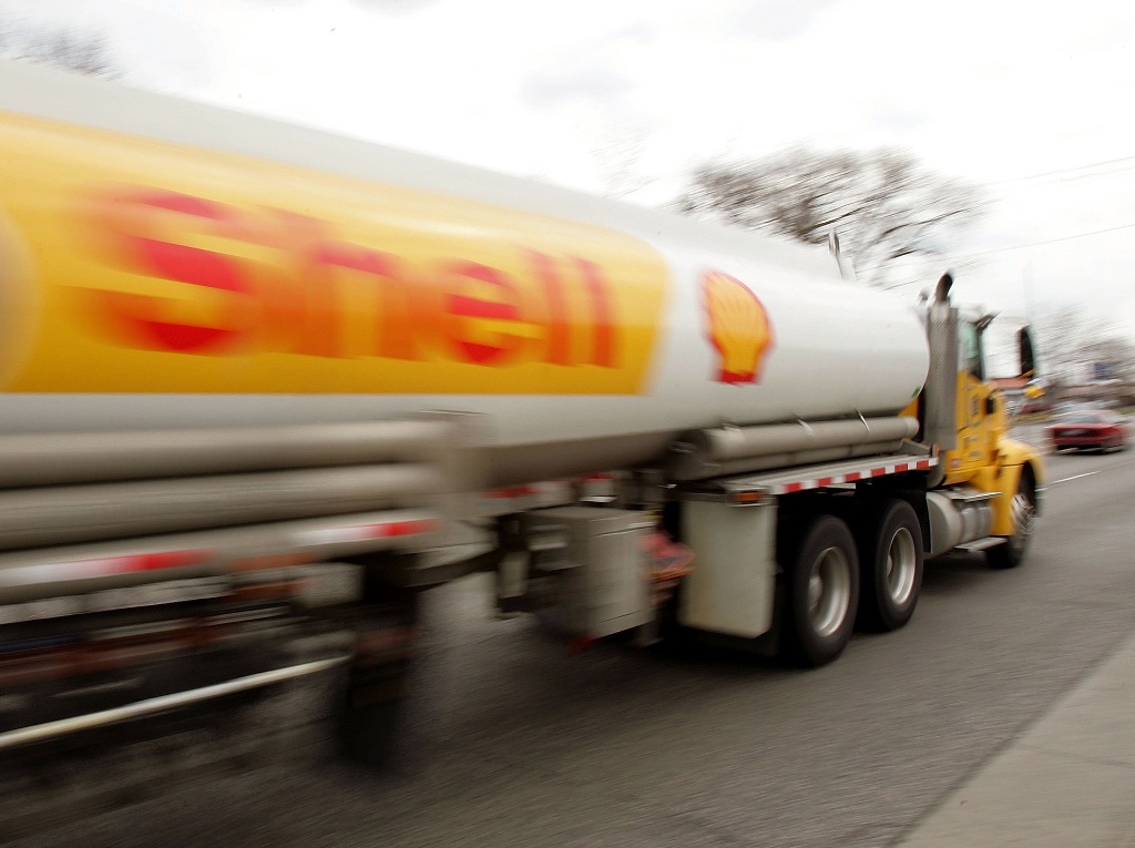 MOUNT PROSPECT, IL - MARCH 30: A Shell Oil tanker truck moves down a street March 30, 2005 in Mount Prospect, Illinois. The average price of a gallon of regular unleaded gasoline is now up to $2.153, setting yet another record price. (Photo by Tim Boyle/Getty Images)