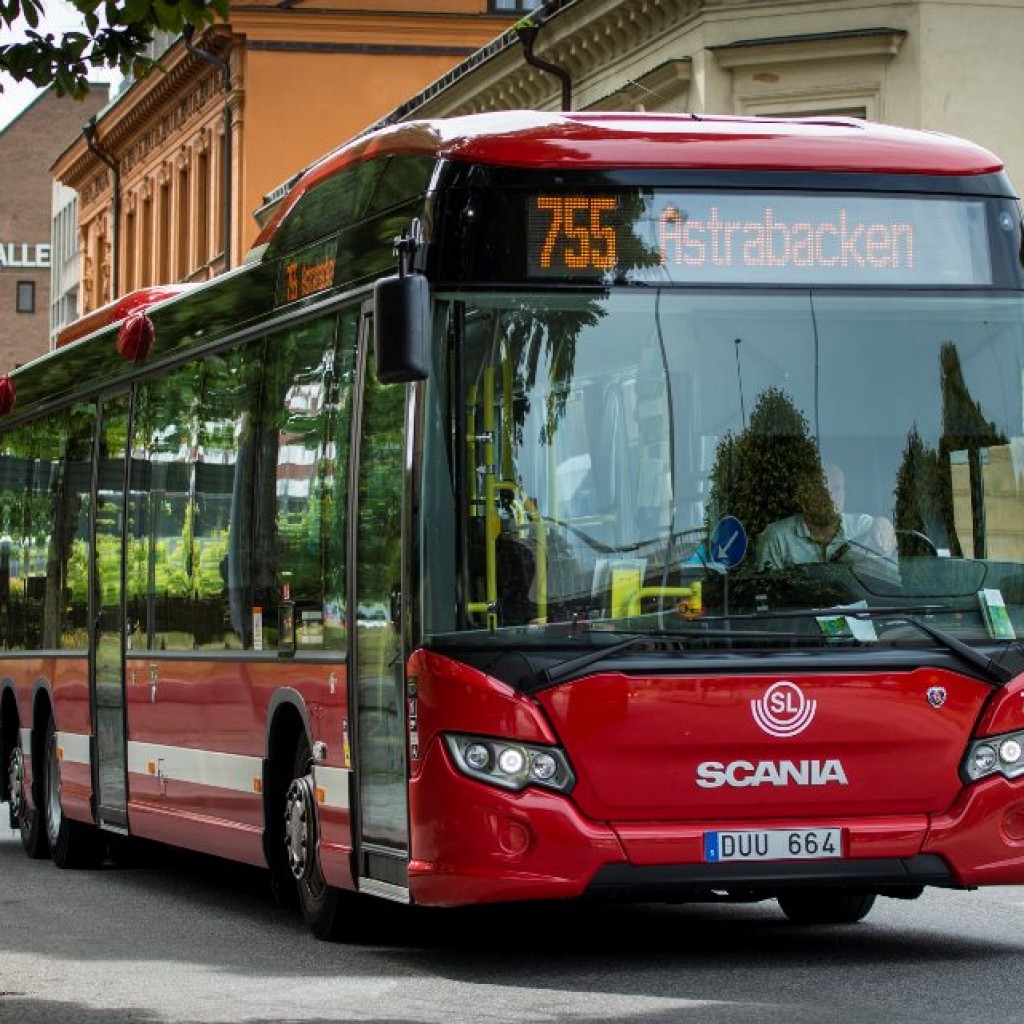 scania-delivers-51-hybrid-buses-to-madrid1