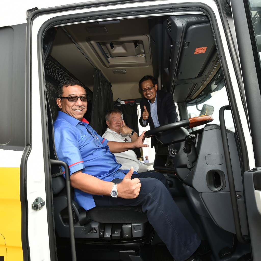 scania truck handover3