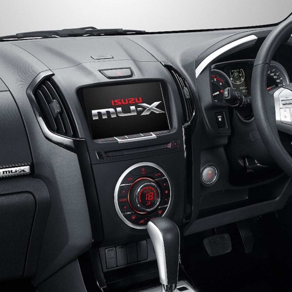 mu-X Type S Dashboard