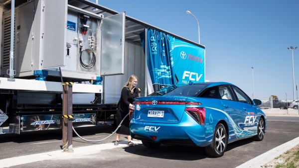 toyota-australia-mobile-hydrogen-filling-station