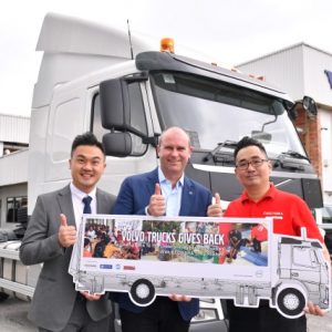 Volvo Trucks Donates A 4×2 Rigid Truck To Kechara Soup Kitchen