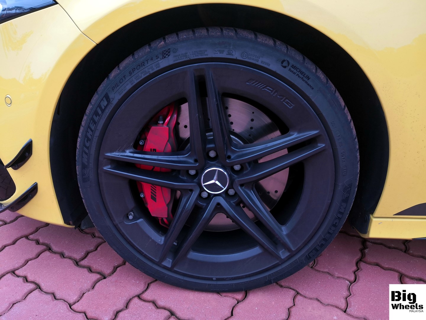 mercedes-amg a45s rims