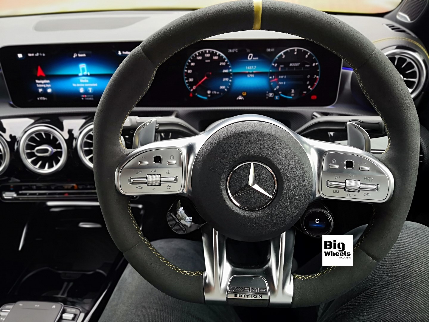 mercedes-amg a45s steering