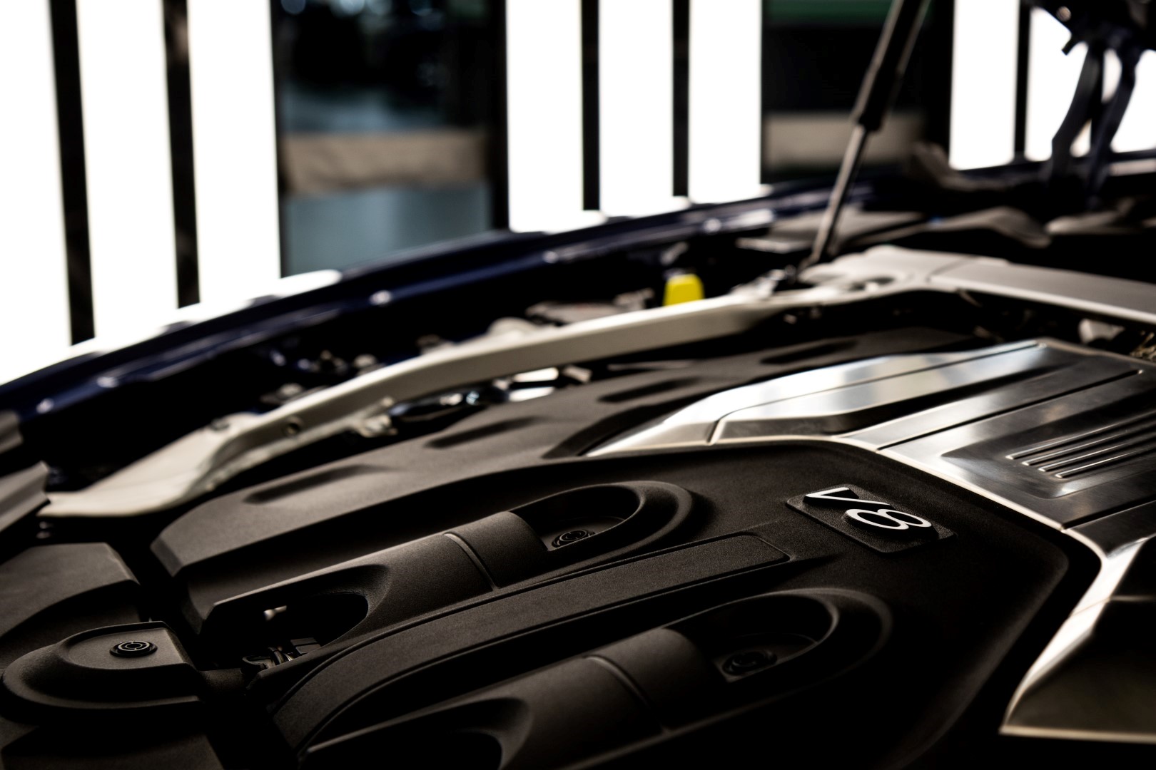 2020 bentley flying spur v8