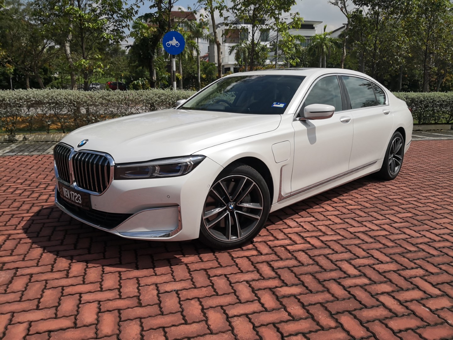 BMW 740le