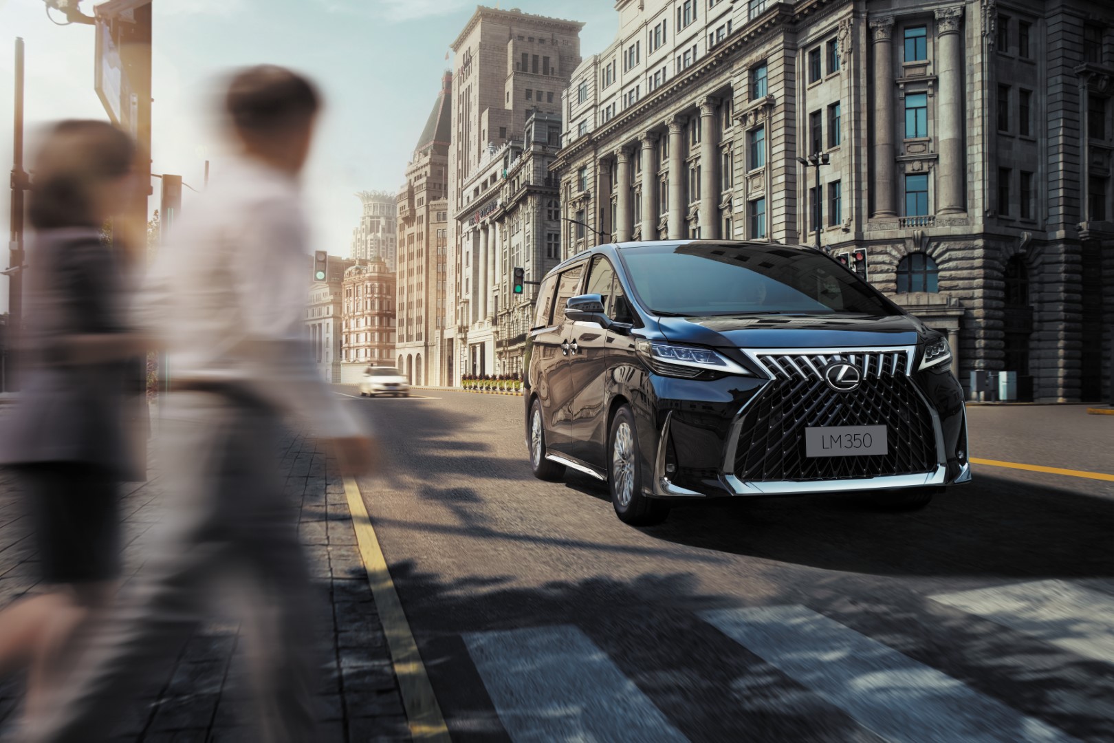 Lexus LM350