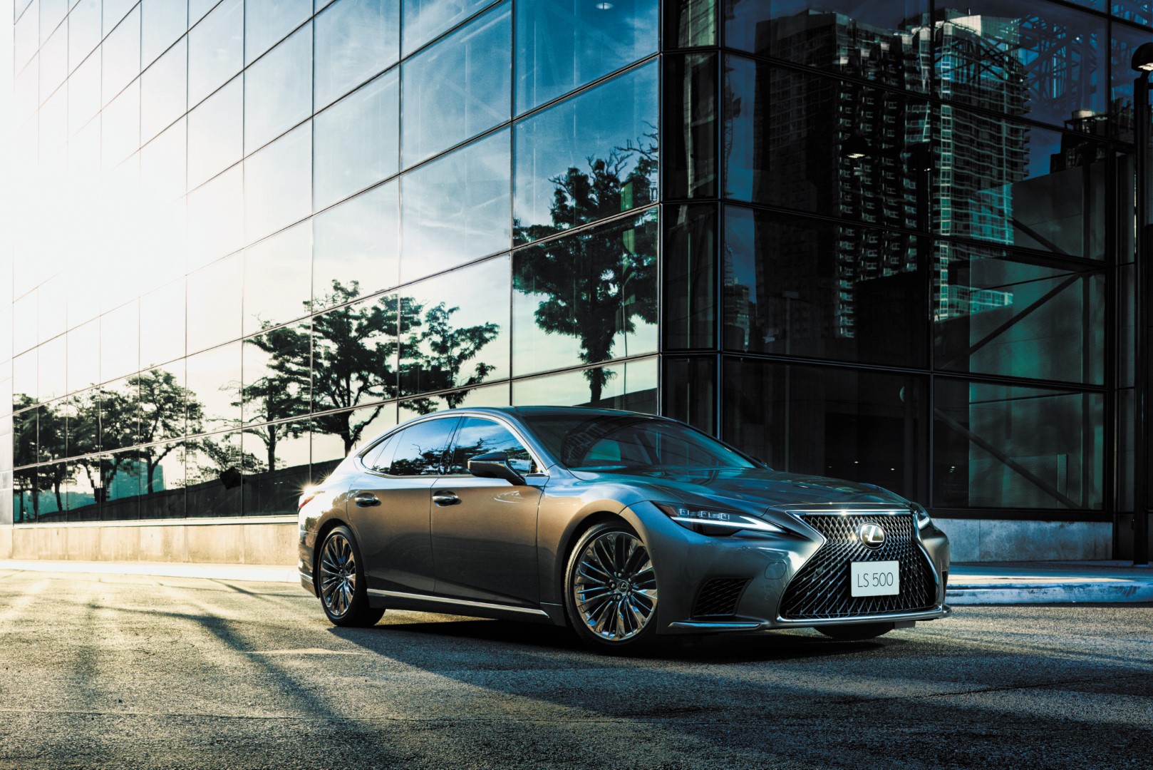 2021 Lexus LS500 rear