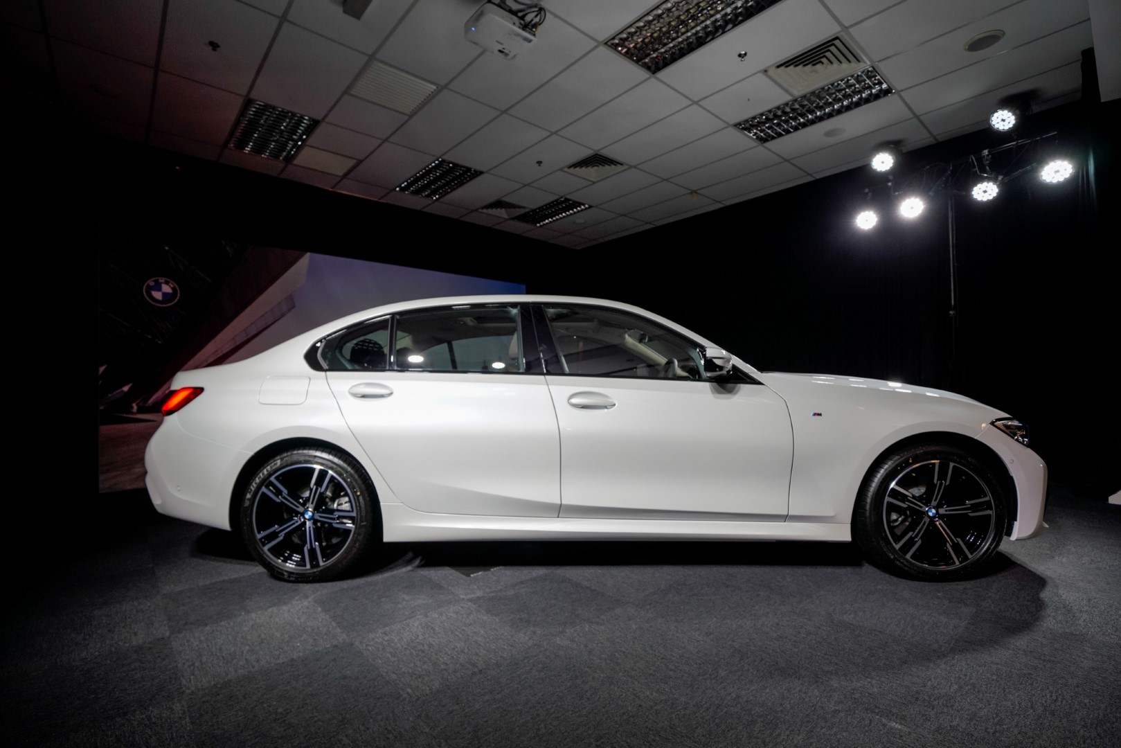 2021 BMW 330Li M Sport