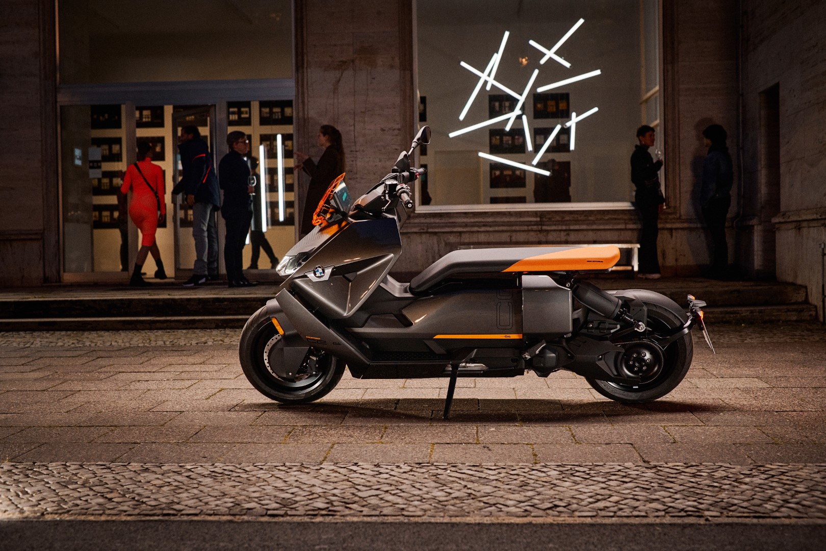 New BMW CE 04 Sprints to 50 km/h in 2.6 secs Bigwheels.my