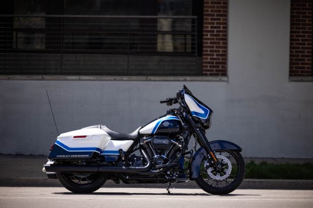 2021 Street Glide - Arctic Blast