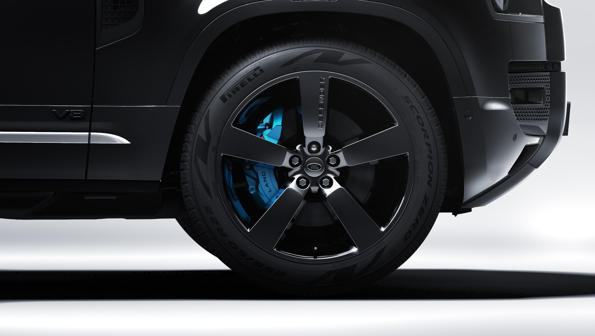 LR Defender V8 Bond Edition