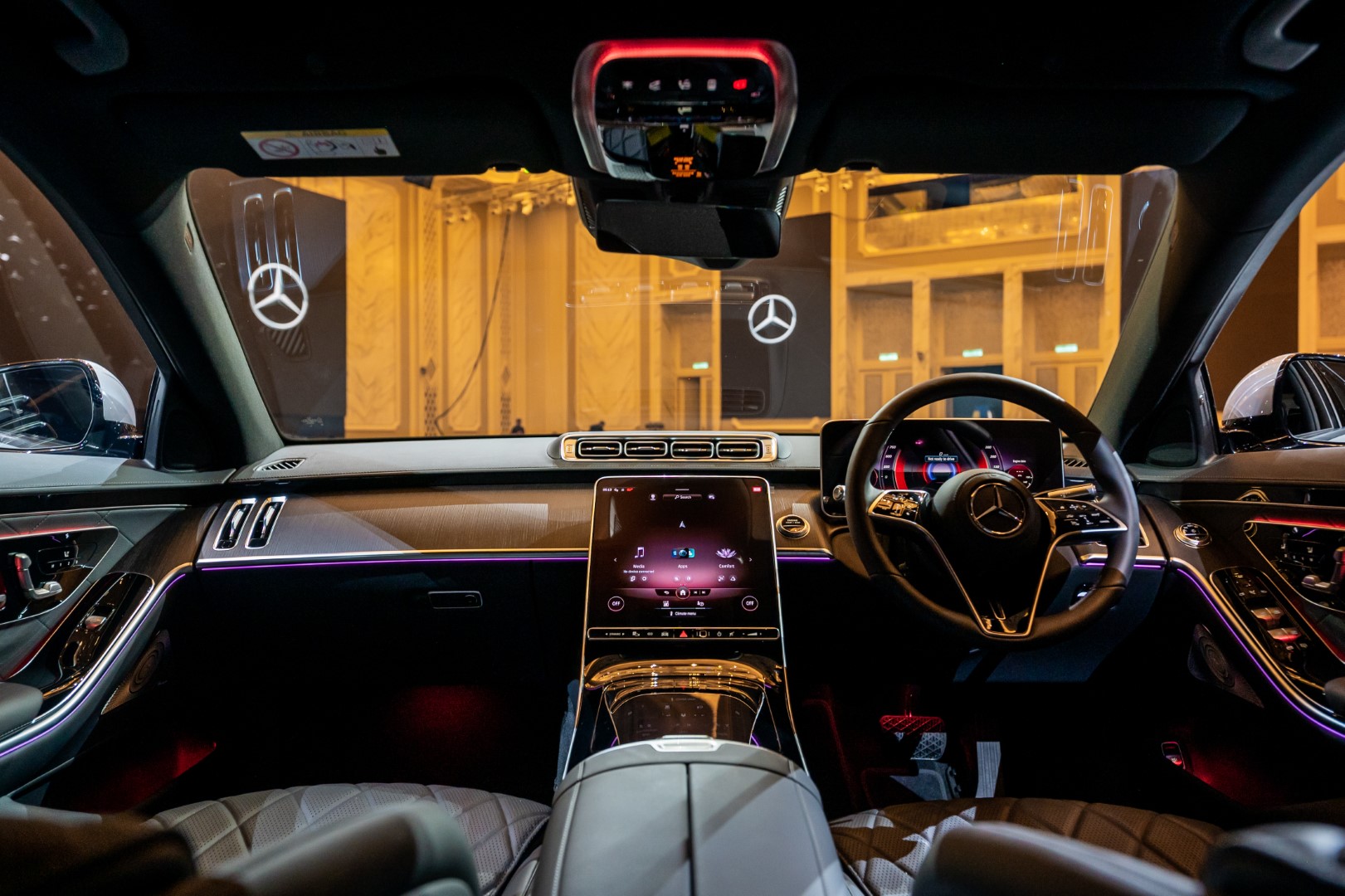 Mercedes-Ben S580e interior