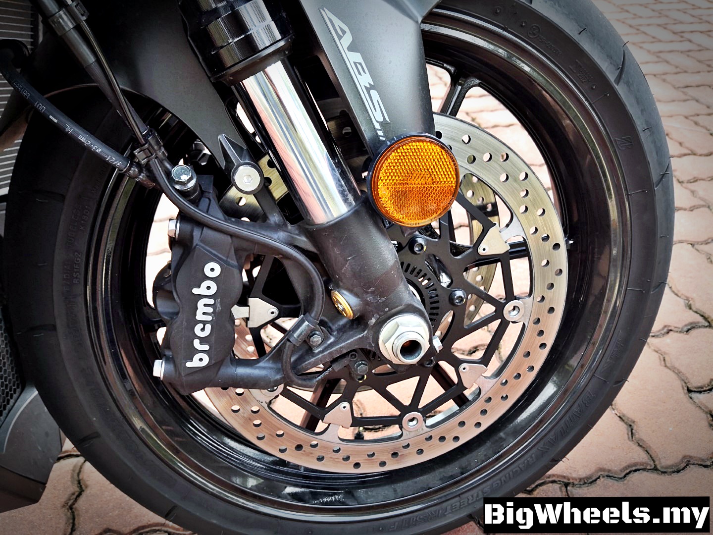 Suzuki GSX-R1000 brake