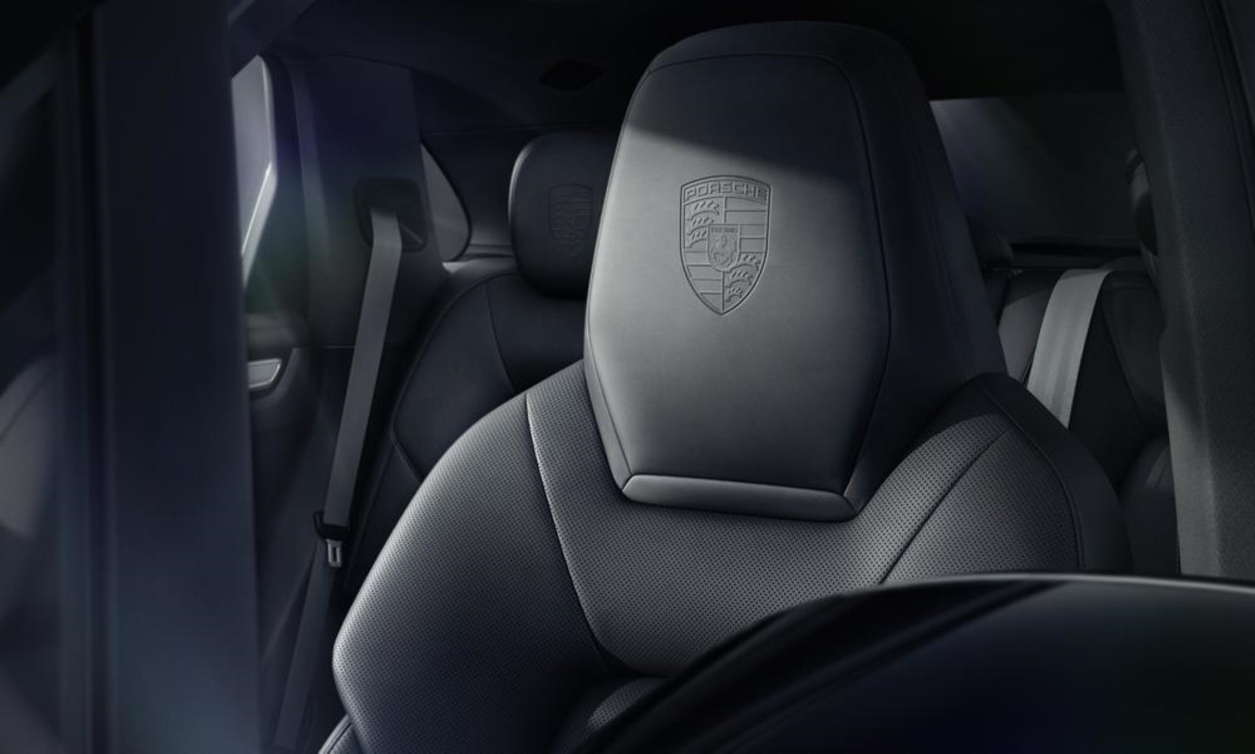 Porsche Cayenne Platinum Edition seat