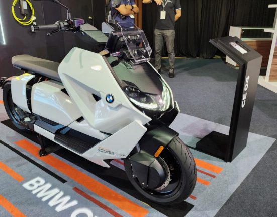 BMW CE 04