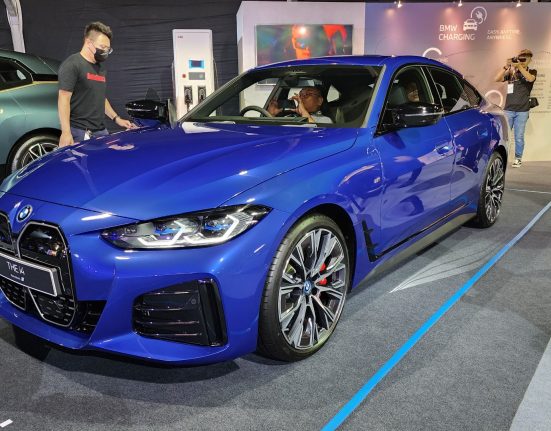 BMW i4 M50