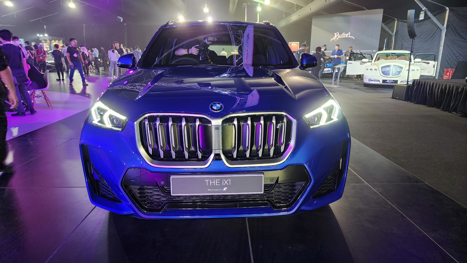 BMW iX1
