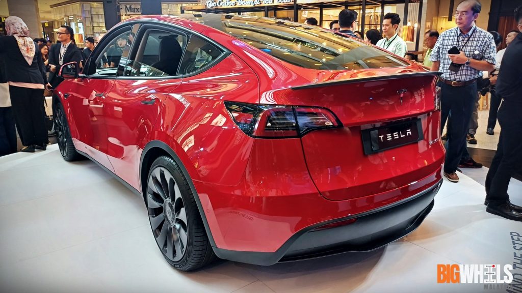 Tesla Model Y gets 3 new colours, priced from RM191,000 | Bigwheels.my