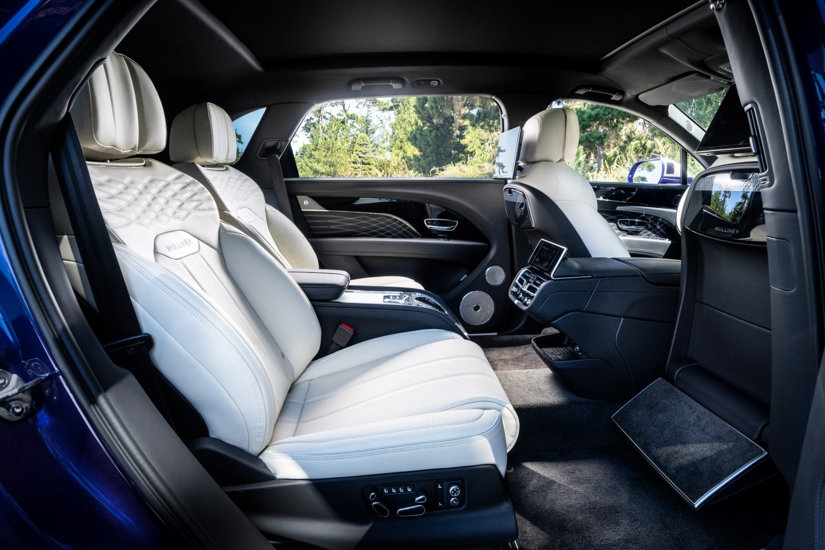 Bentley Bentayga EWB Mulliner
