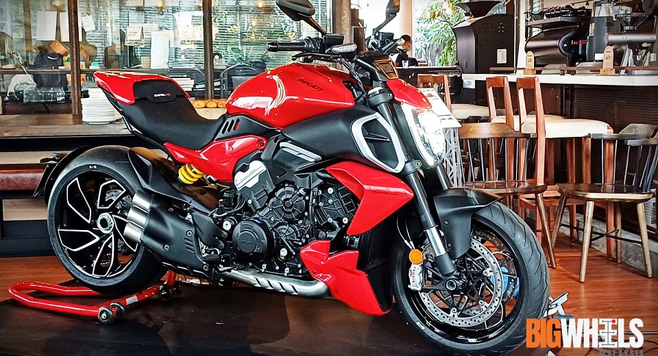 Ducati Diavel V4