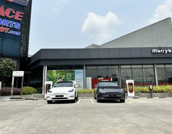 Tesla supercharging station