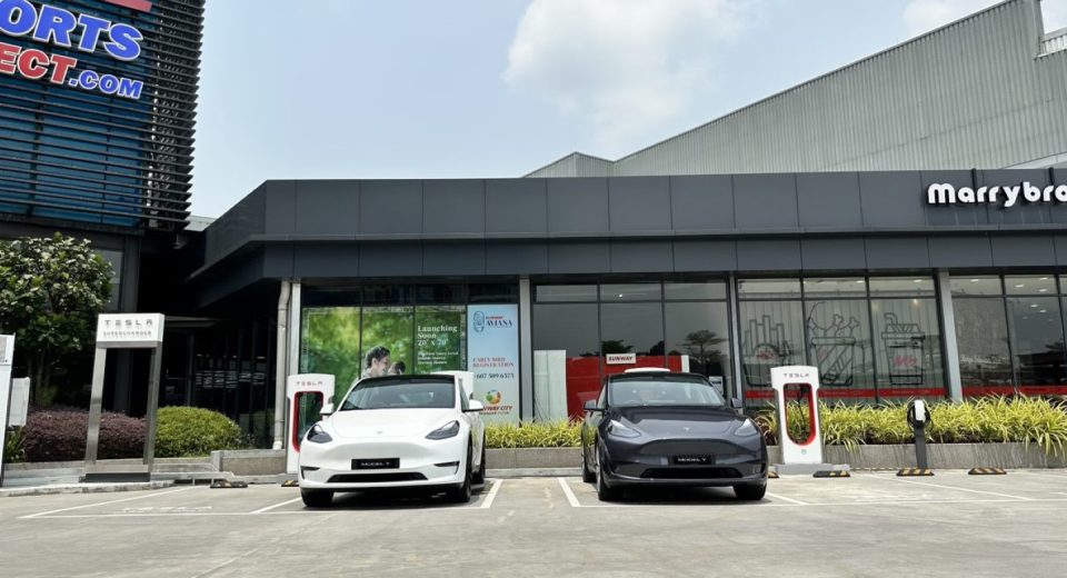 Tesla supercharging station