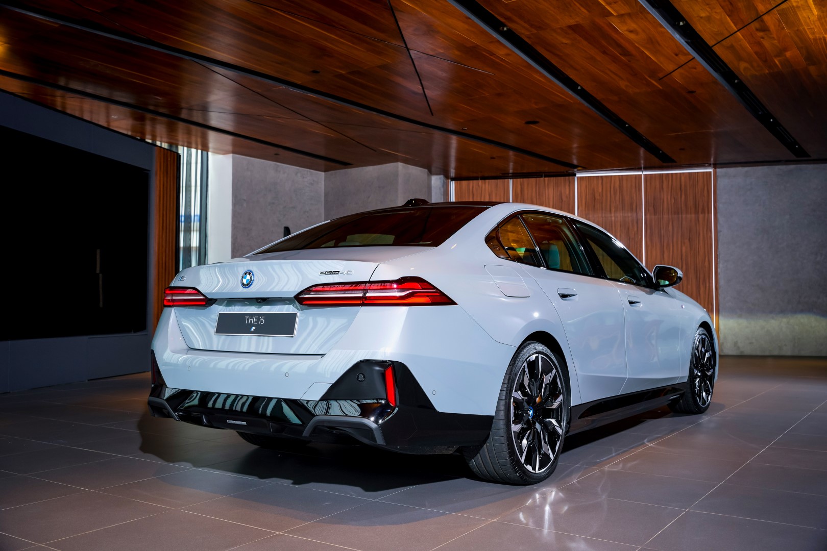 BMW i5
