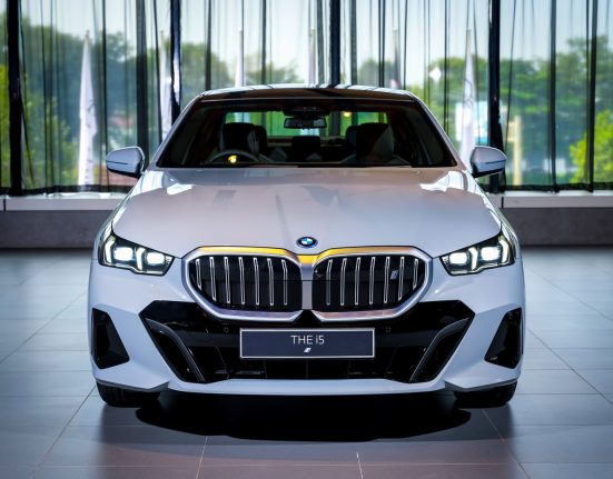 BMW i5