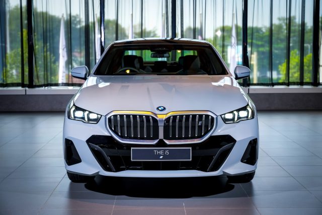 BMW i5