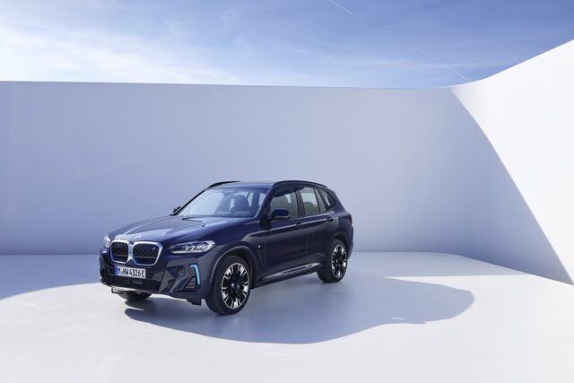 BMW iX3