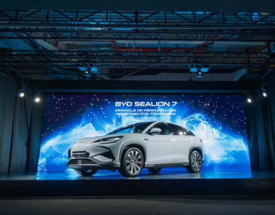 BYD Sealion 7
