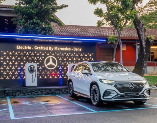 Mercedes-Benz EV charger