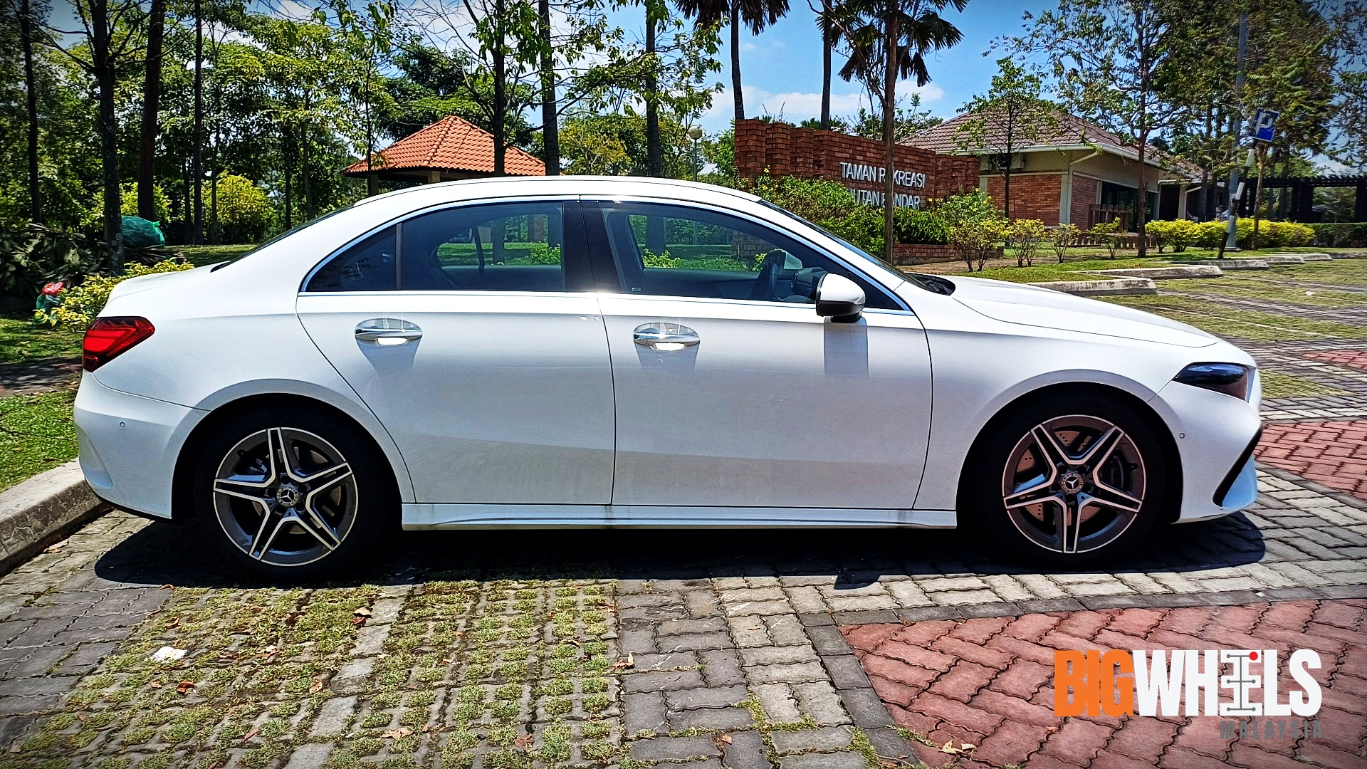 Mercedes-Benz A250