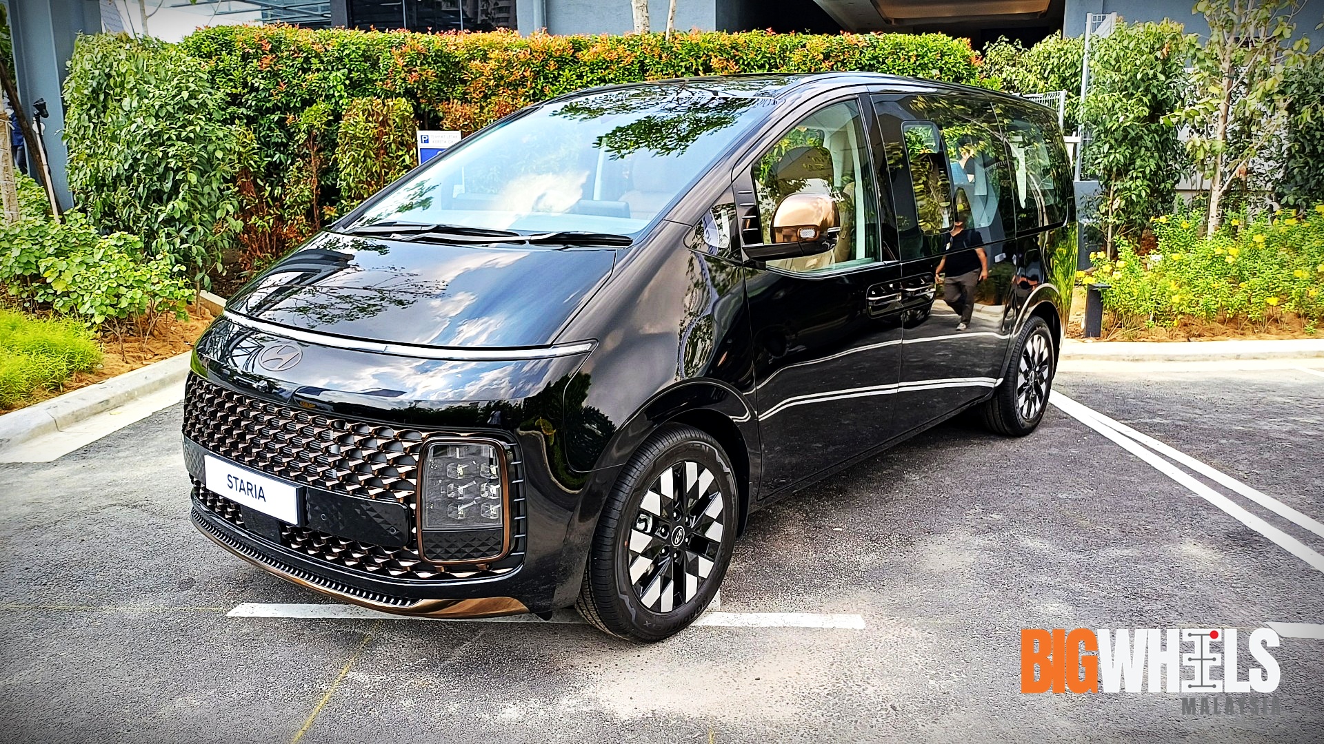 Hyundai Staria