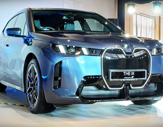 BMW iX 2025