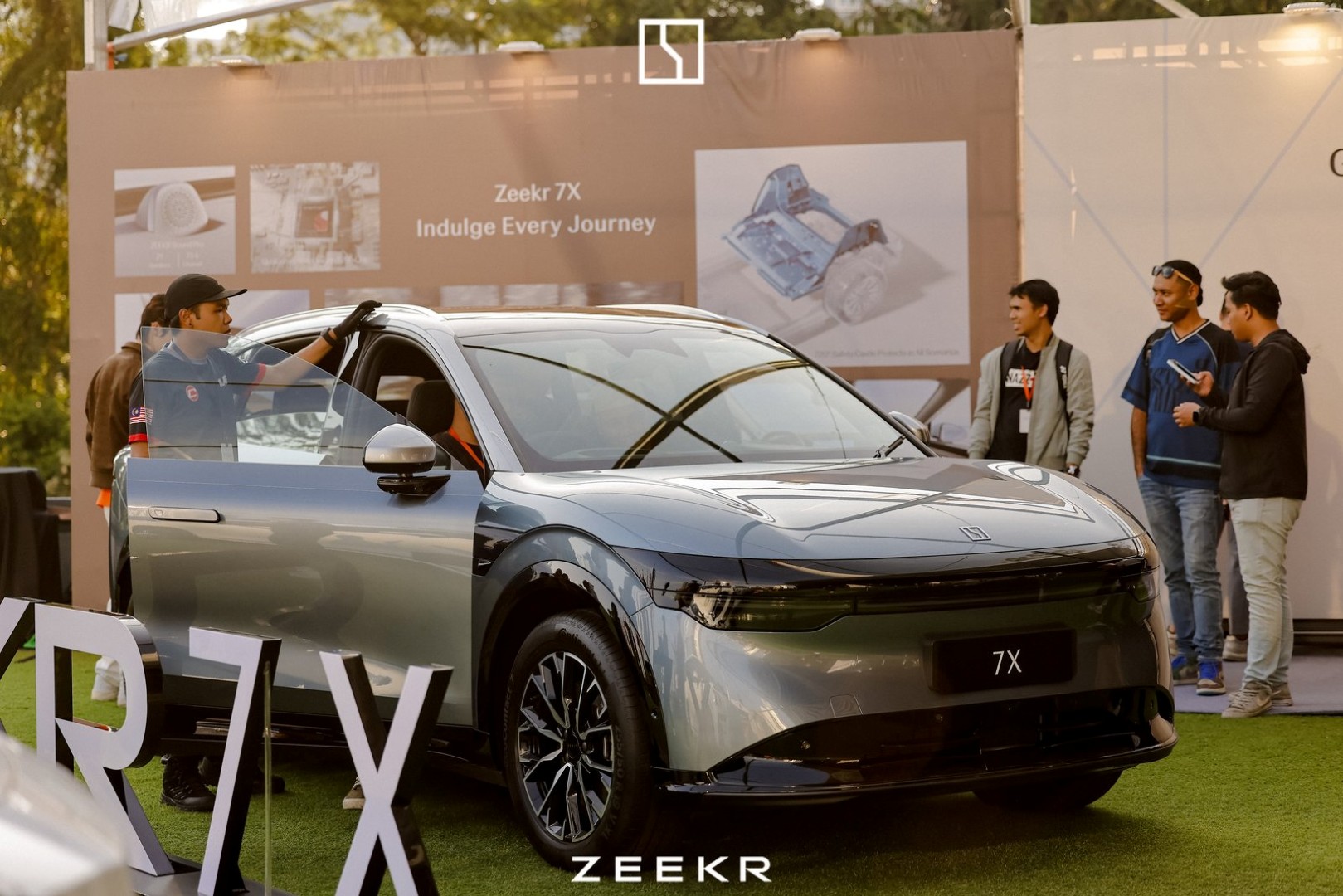Zeekr 7X