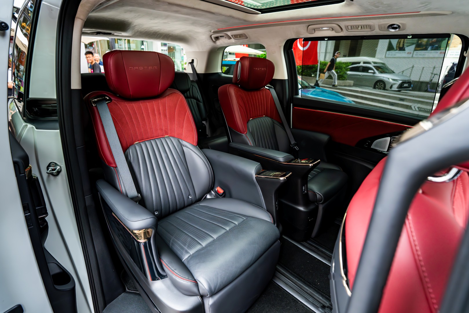 GAC M8 PHEV Back Seat