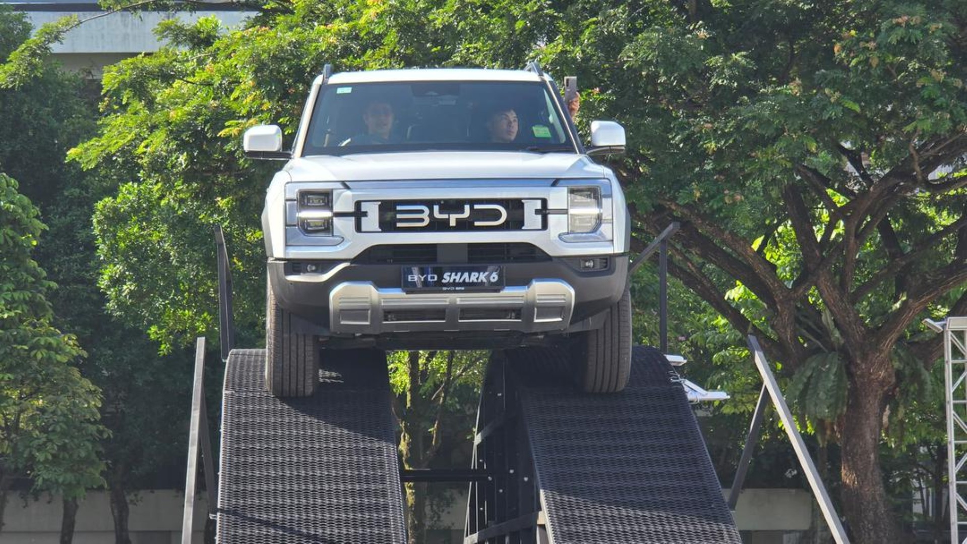 BYD Shark