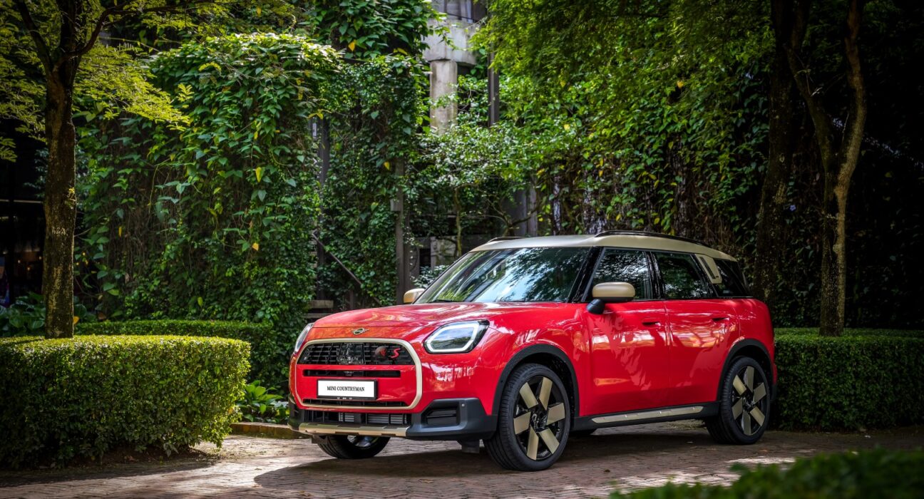 MINI Countryman S Fiery Stallion Edition