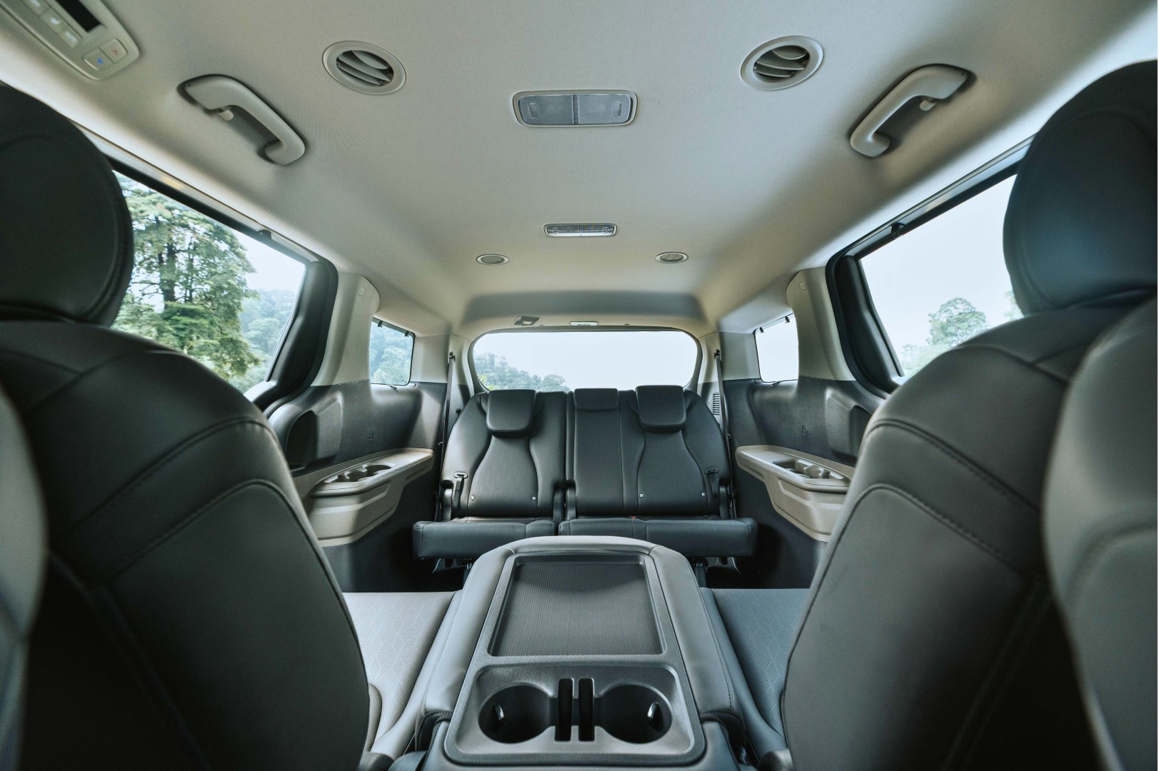 Kia Carnival 8-seater