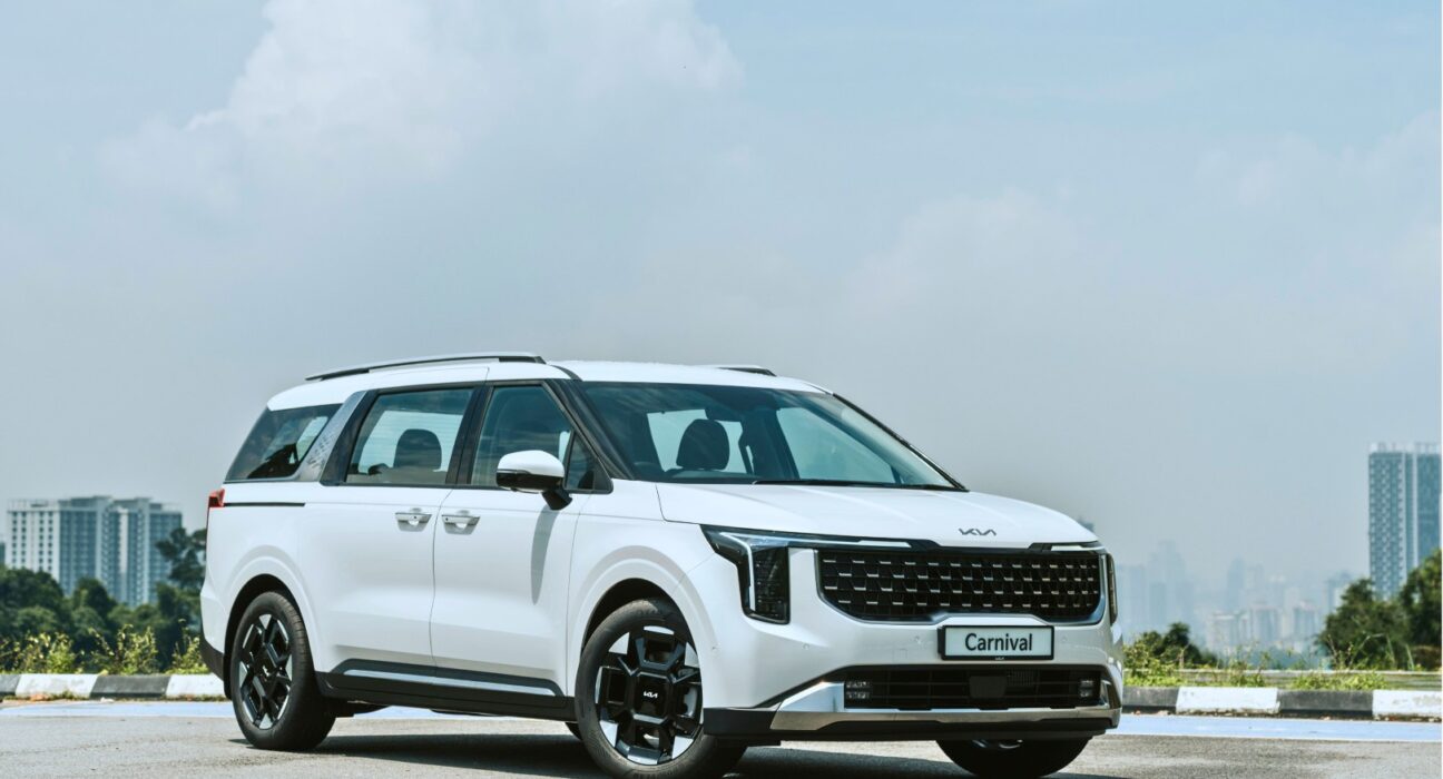 Kia Carnival 8-seater