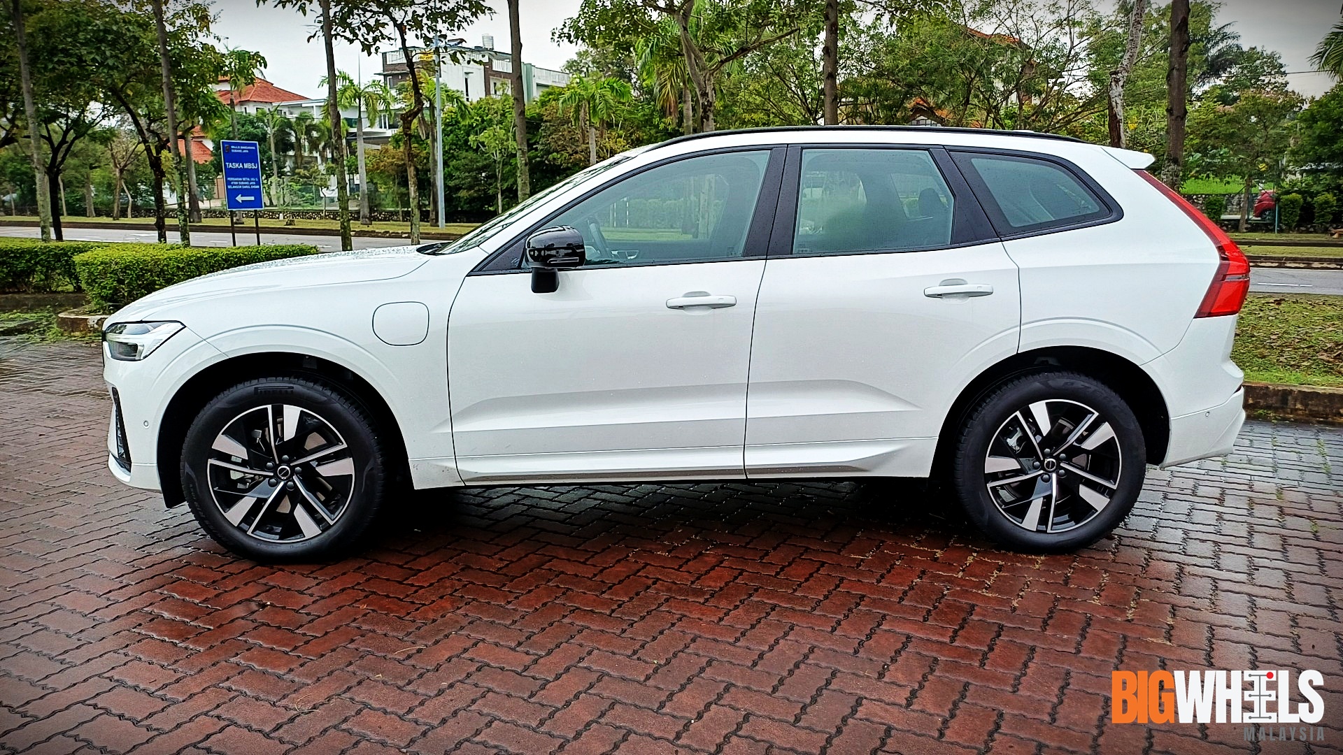 Volvo XC60 T8