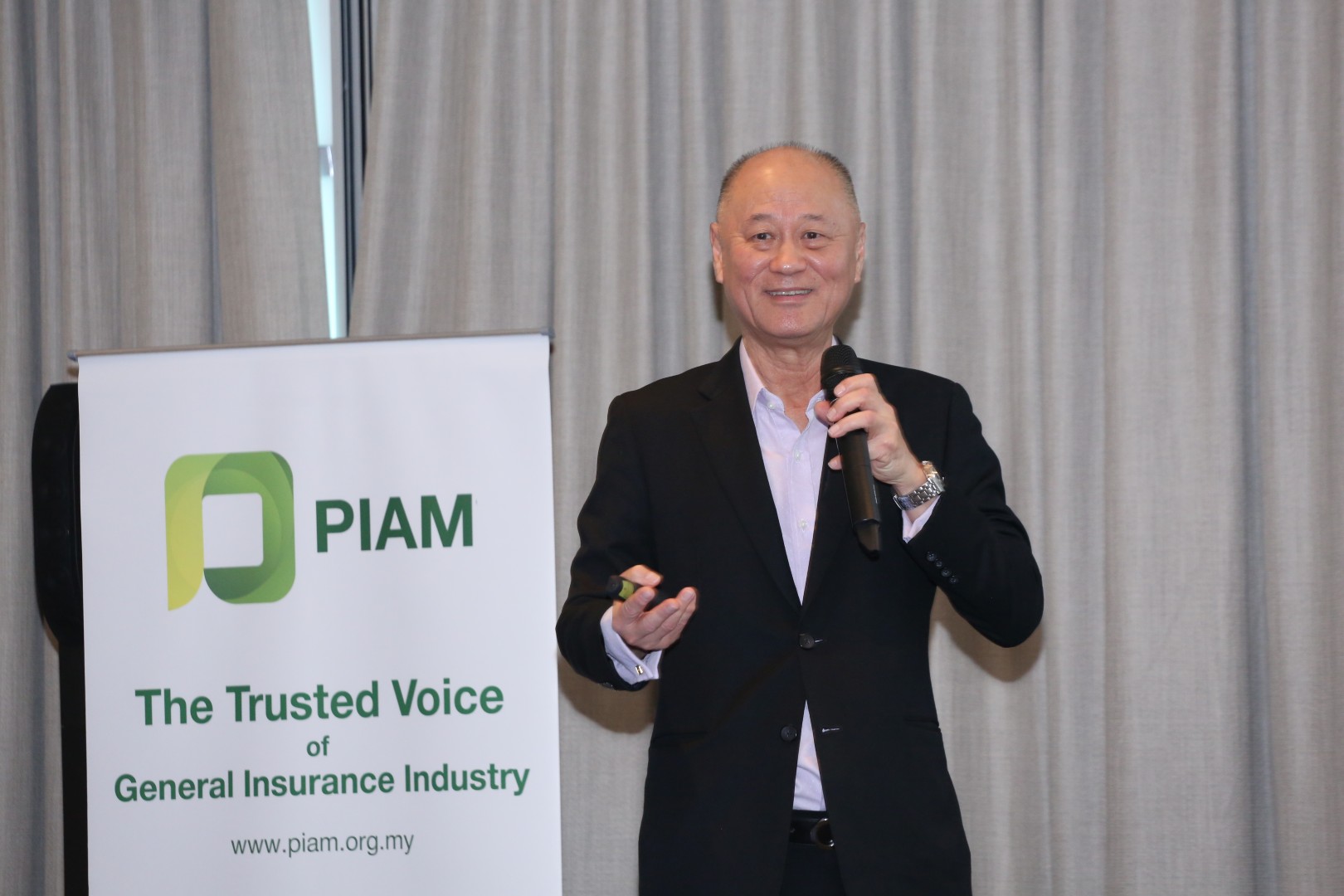 PIAM