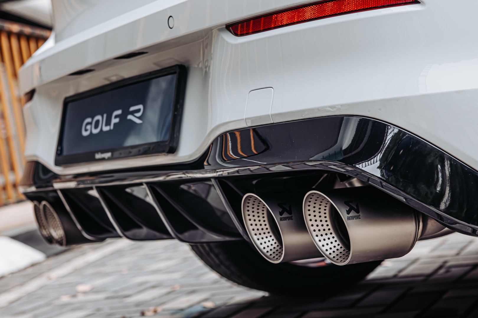 Golf R