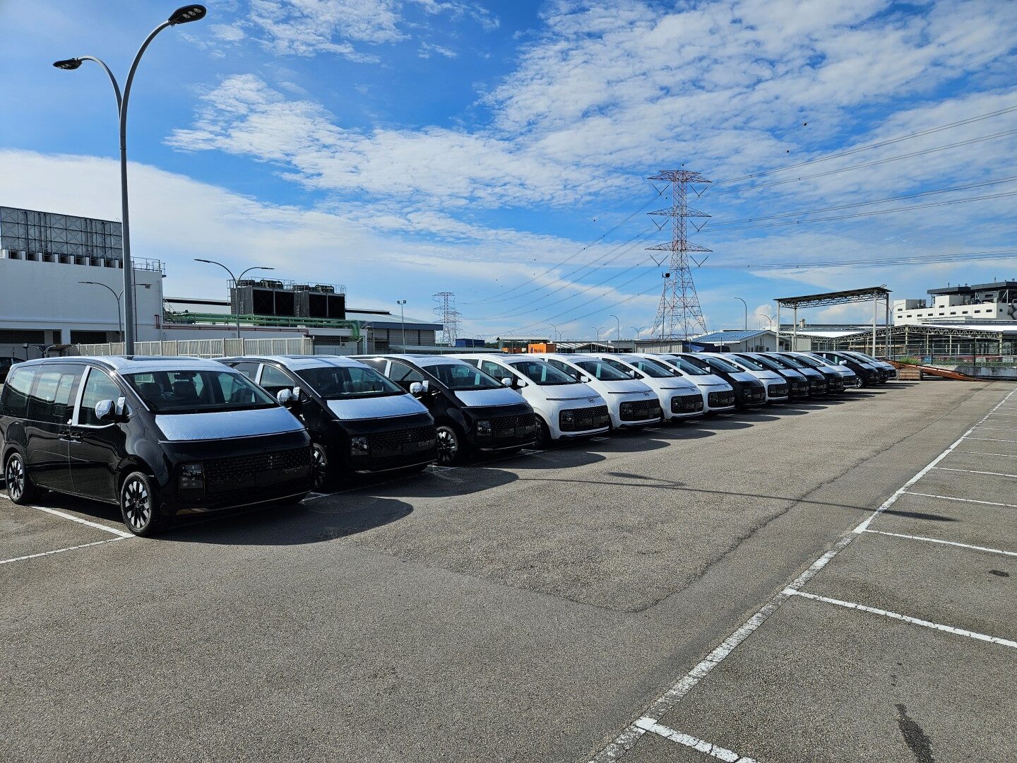 hyundai staria