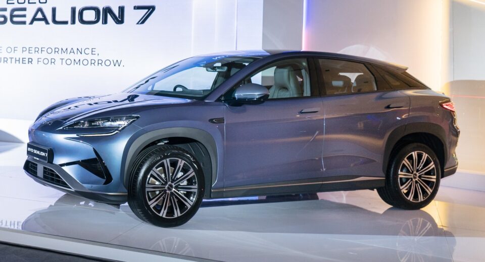 BYD Sealion 7