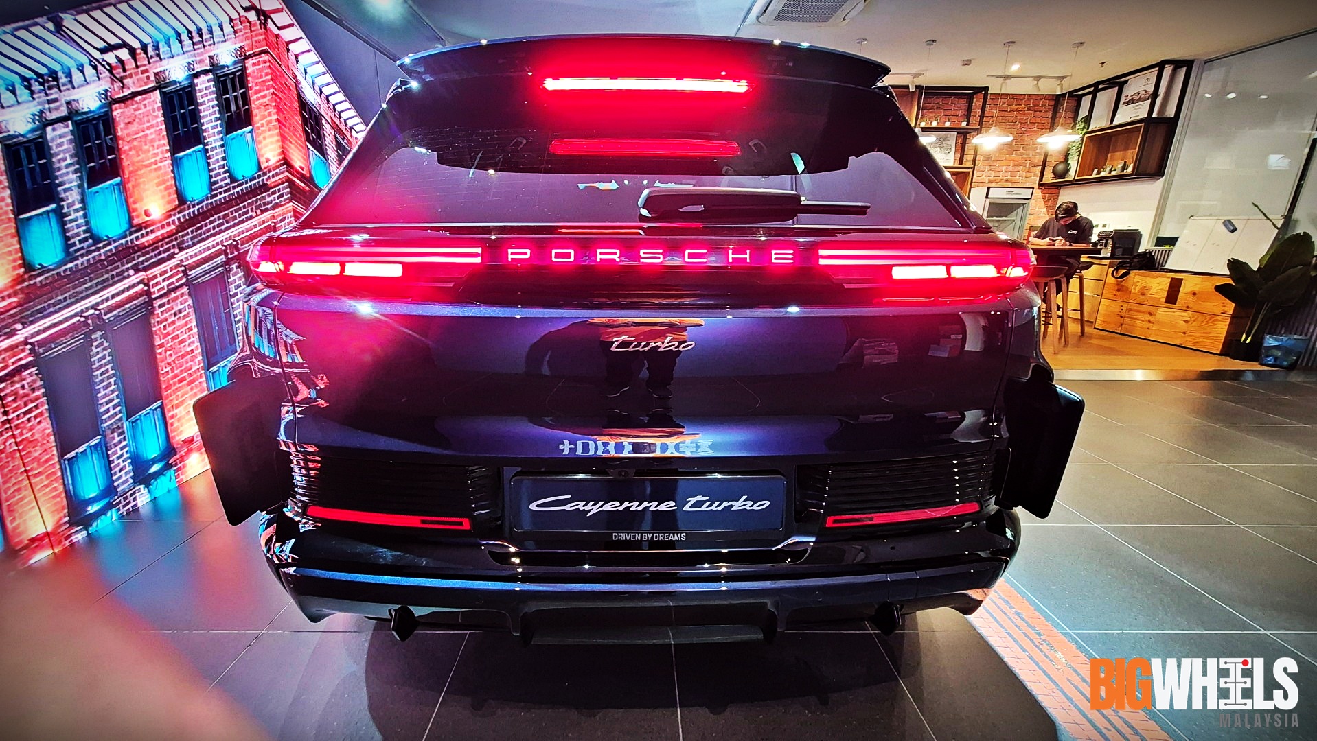 Porsche Cayenne Turbo Electric