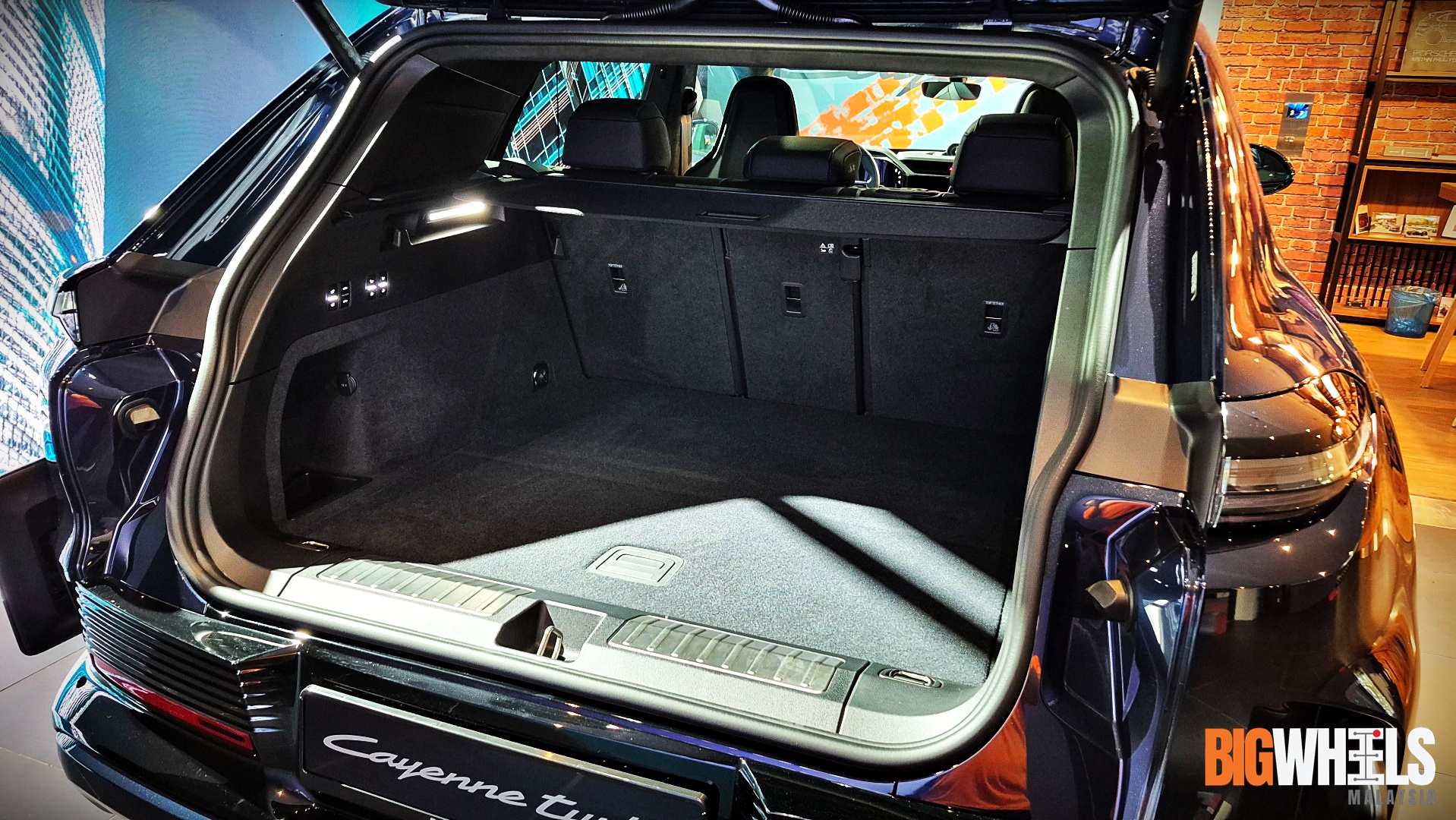 Porsche Cayenne Turbo Electric