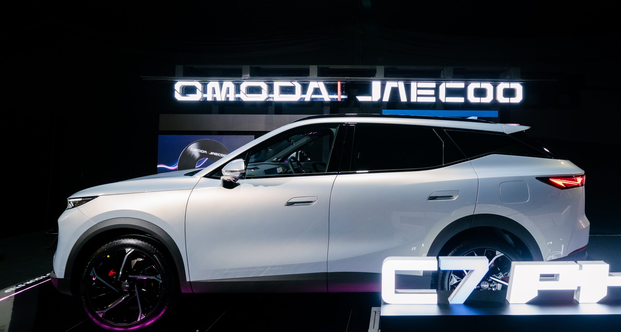 Omoda C7